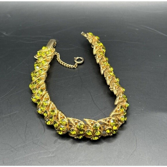 Weiss Rhinestone Link Bracelet Vintage Safety Clasp Green Gold Tone Signed - Picture 7 of 10